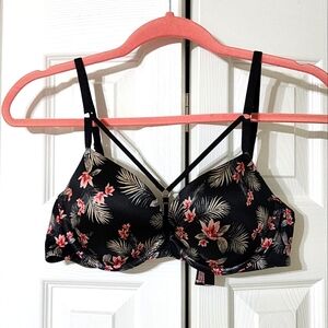 Victoria's Secret Very Sexy Strappy Push Up Bra